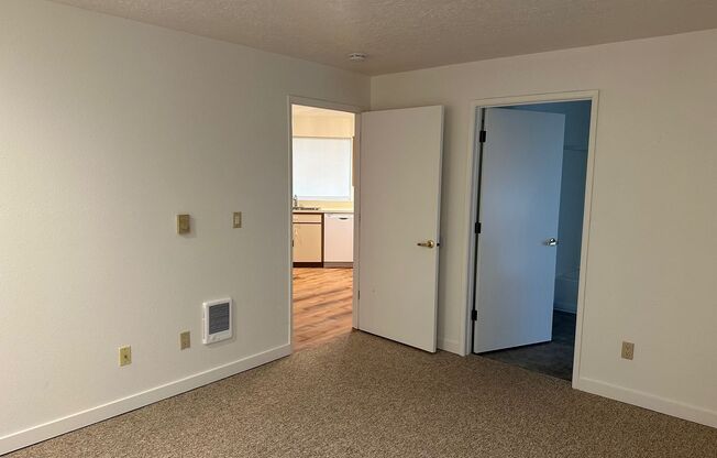 1 bed, 1 bath, 730 sqft, $1,295