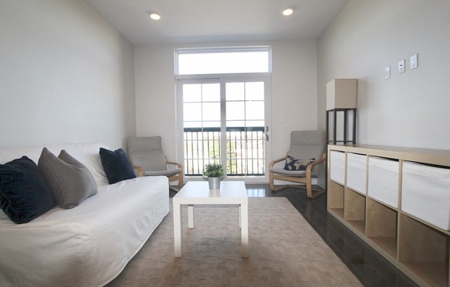2 beds, 2 baths, 1,180 sqft, $3,900, Unit 308