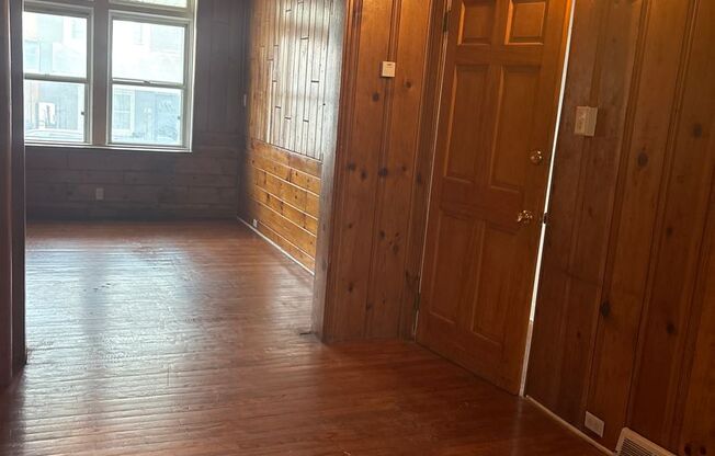 Available Now - 1st Floor 1 Bedroom with Parking-York City