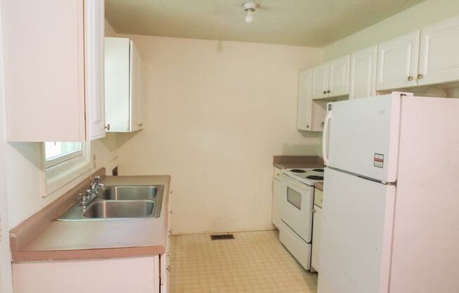 3 beds, 1 bath, $1,200