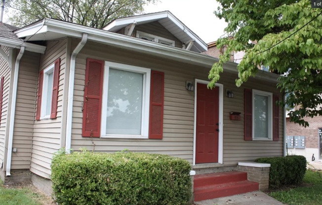 3 beds, 2 baths, $1,370