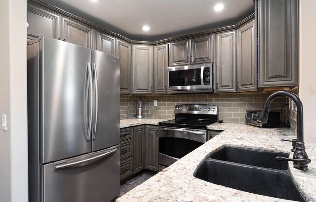 Top Floor Furnished 2 Bedroom Home Near SDSU, UCSD, and Fashion Valley! Water and Internet Included!