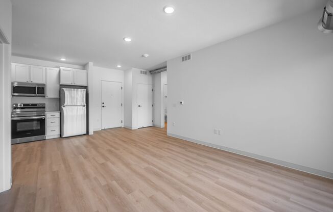 2 beds, 2 baths, 965 sqft, $1,600, Unit 332