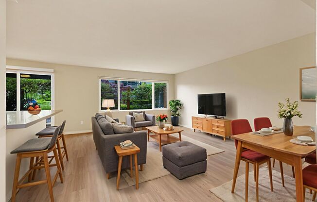 2 beds, 1 bath, 930 sqft, $1,880, Unit C207