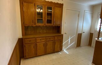 3 beds, 1 bath, $995