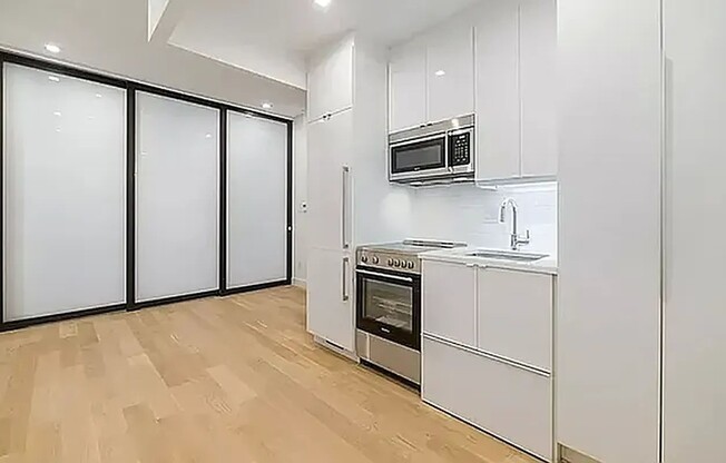 1 bed, 1 bath, $4,150, Unit 4