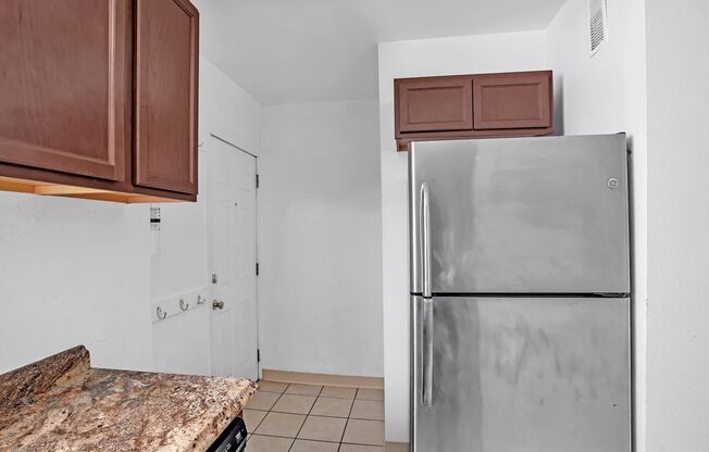 2 beds, 1 bath, $895, Unit 1110