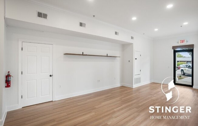 832 ALT PARIS AVE