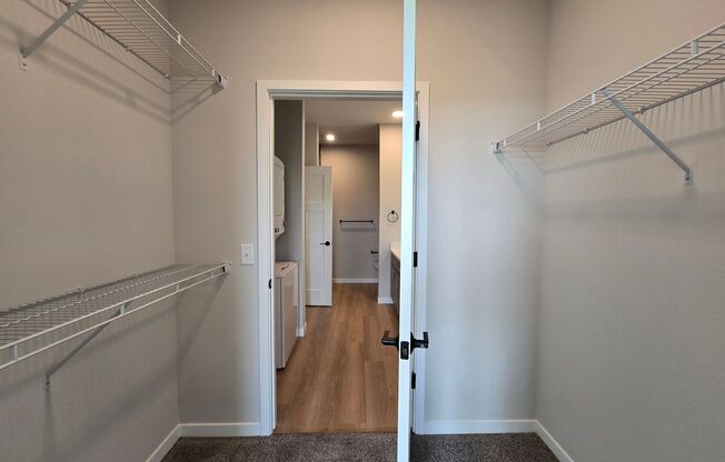 1 bed, 1 bath, 925 sqft, $2,060, Unit 8421-239