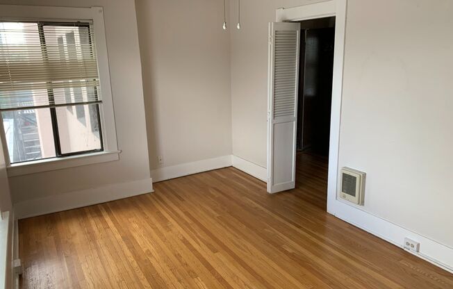 1 bed, 1 bath, 550 sqft, $1,265, Unit 23