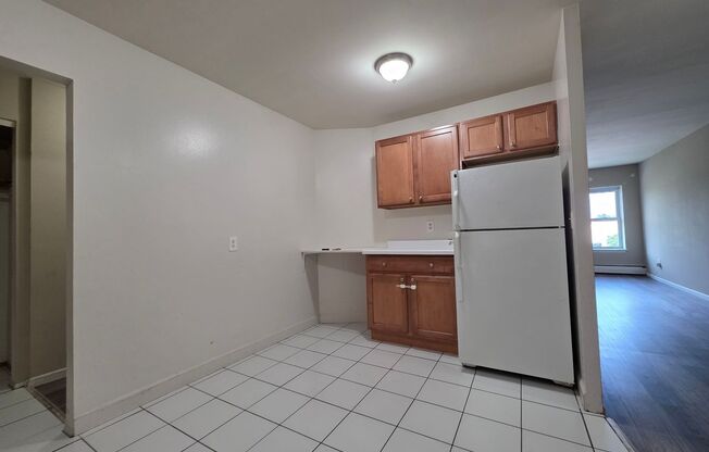 1 bed, 1 bath, $1,195, Unit 308