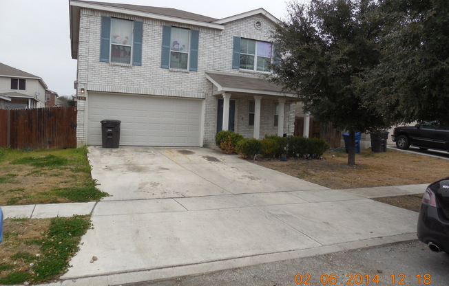 4 Bedroom 2.5 bath - 2 Story Home - Near Lackland AFB
