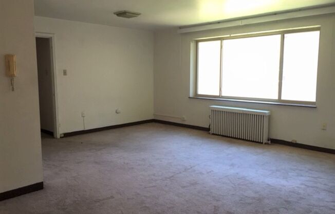 2 beds, 1 bath, 950 sqft, $1,325, Unit 5600 Fifth D209
