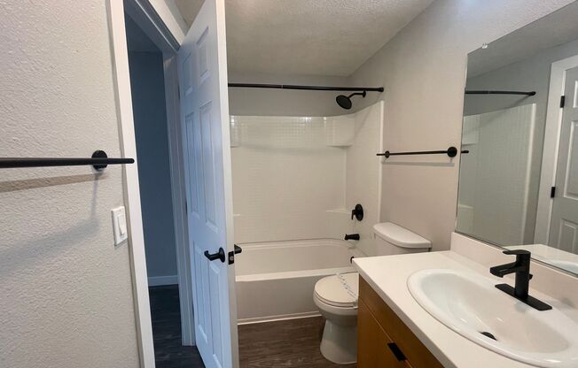 2 beds, 1.5 baths, 866 sqft, $2,995, Unit 801N3