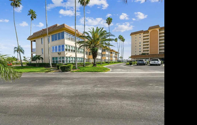 Beautiful 2-Bedroom Condo in a 55+ Community – St. Petersburg, FL