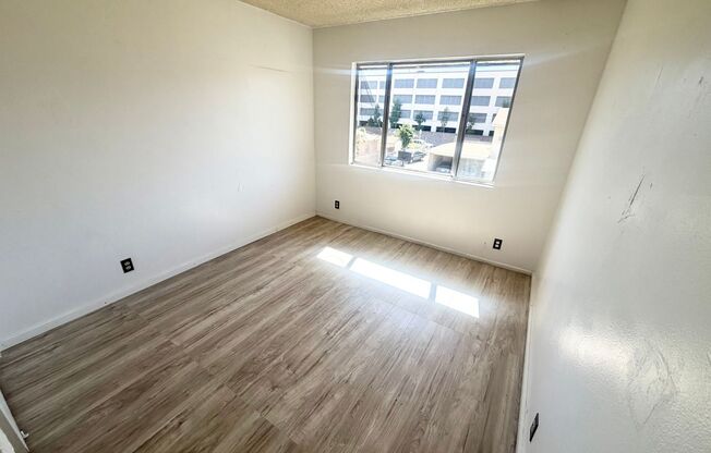 3 beds, 2.5 baths, 1,277 sqft, $2,800, Unit 5