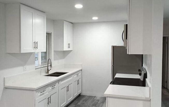 Remodeled 2 bedrooms 2 full baths corner unit apartment in Chula Vista