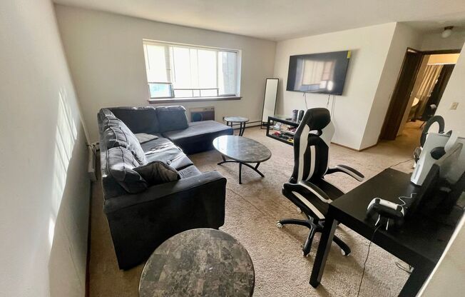 1 bed, 1 bath, $1,095, Unit 304