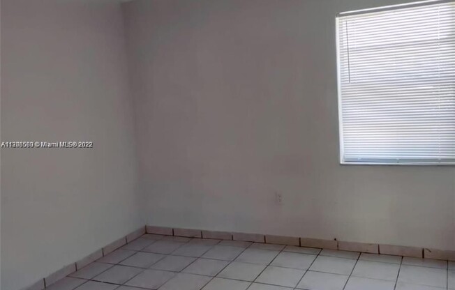 515 SW 3 ST