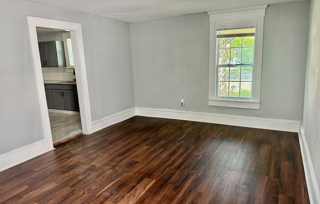 Wonderful Bungalow Just Renovated!