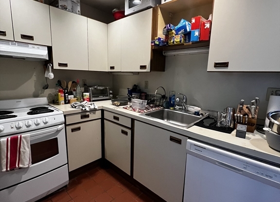 451 Park Dr Apt 4C