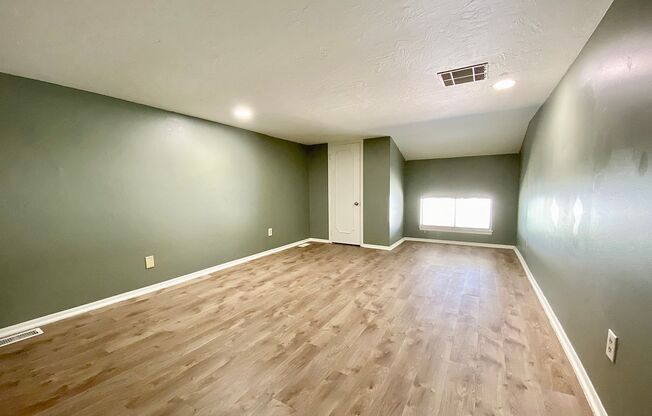 3 beds, 2 baths, $1,595