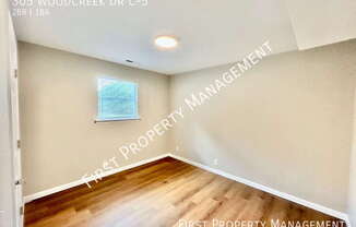 305 WOODCREEK DR