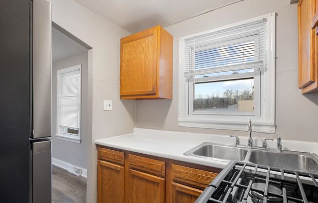 Stunning, Fully Renovated 2-Bedroom Duplex in McKeesport, PA – A Must-See!
