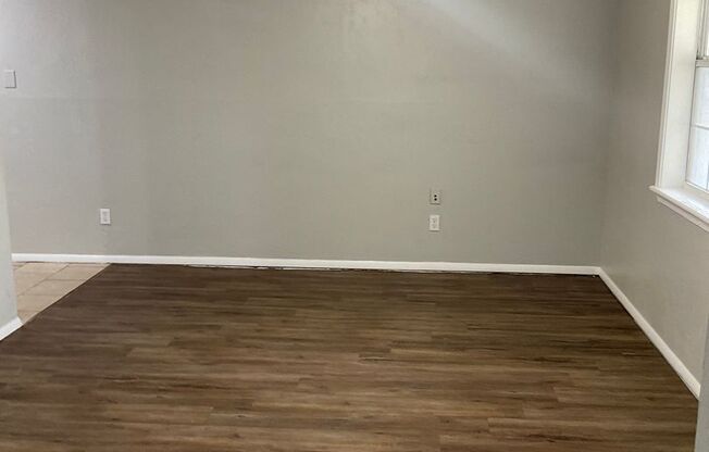 3 Bed 1 Bath Newly Remodeled Home in Del City