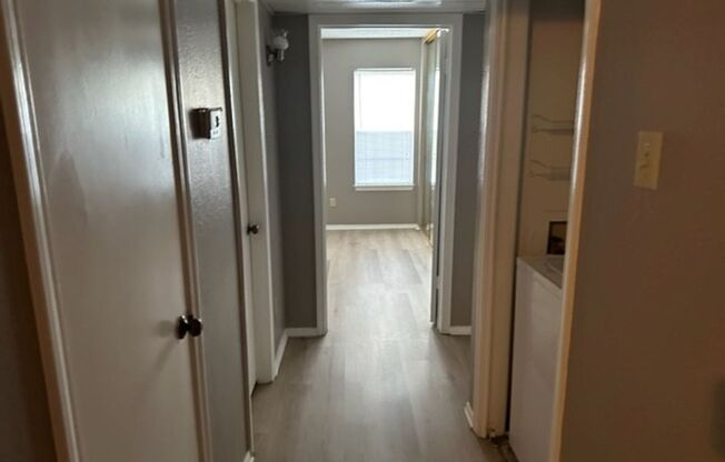 2 beds, 1 bath, $1,395