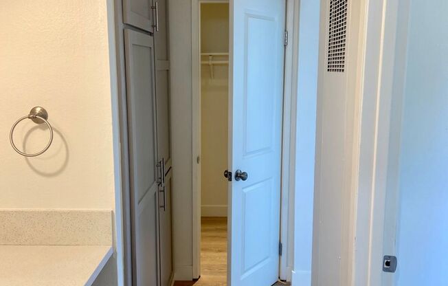 1 bed, 1 bath, 800 sqft, $2,195, Unit #55