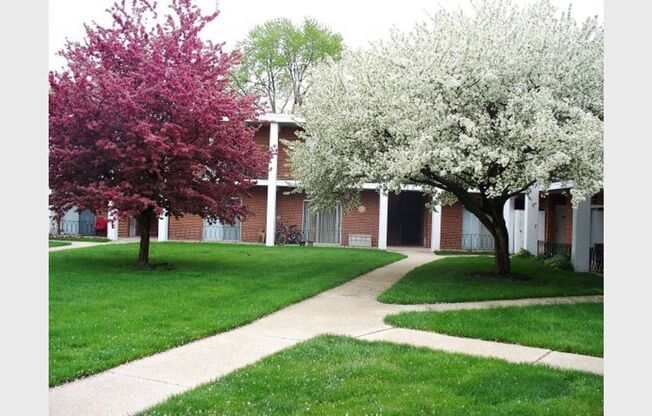 Elmhurst One Bedroom Apartment ~ Heat & Parking Included ~ No Security Deposit!