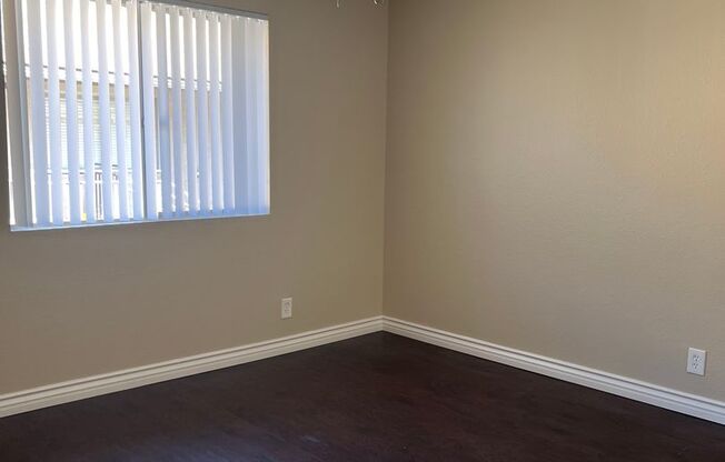 2 beds, 1 bath, $2,150, Unit 19