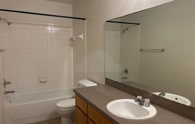 3 beds, 2 baths, $1,225, Unit 1629 Yuma Trail Unit A