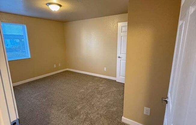 2 beds, 1 bath, 986 sqft, $1,599, Unit 183-108