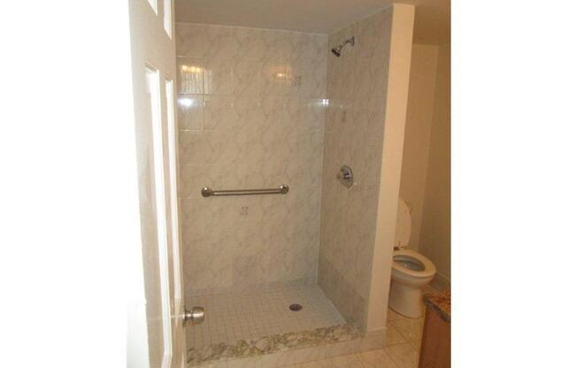 Spacious 2 Bedroom, 2 Bath Condo in Gated Community