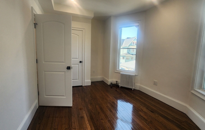 2 beds, 1 bath, 1,700 sqft, $3,000, Unit 2