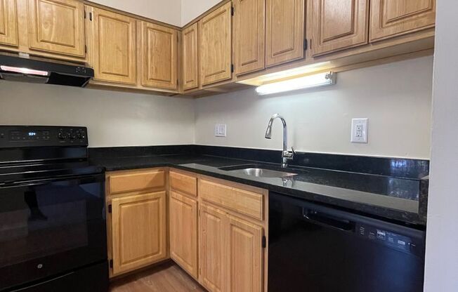 2 beds, 2 baths, 1,000 sqft, $1,900, Unit 14204 #A2