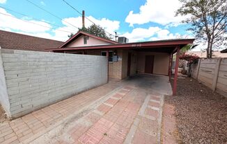 2 Bedroom Home Near N Arizona Ave and E Chandler Blvd!