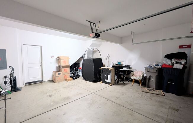 3 beds, 2.5 baths, $2,550, Unit # 67104