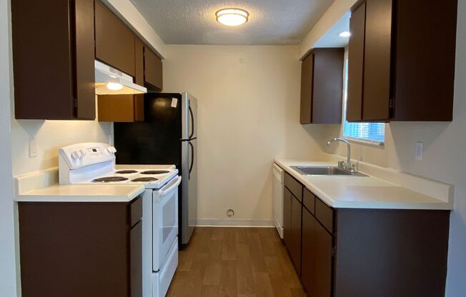 2 beds, 1 bath, 1,000 sqft, $1,775