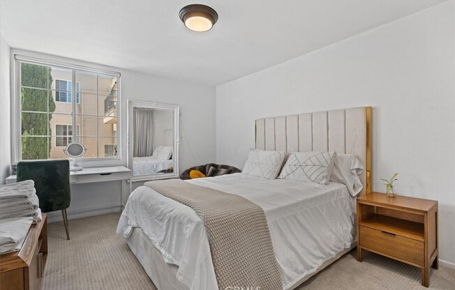 5050 COLDWATER CYN AVE