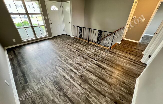 Awesome 2 Bedroom Duplex in Overland Park-Available NOW!!