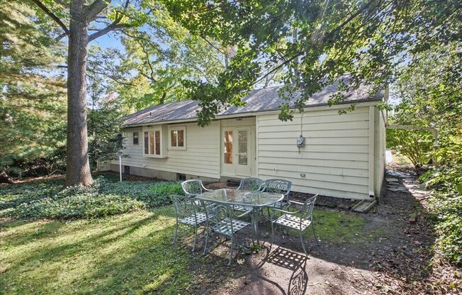 17 LOCKLAND AVE
