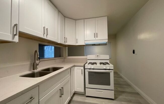 2 beds, 2 baths, $2,450, Unit 3