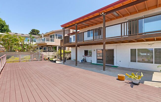 Stunning Newly Renovated 3BD/2.5BA Luxury Home with Bay & Ocean Views – 92117