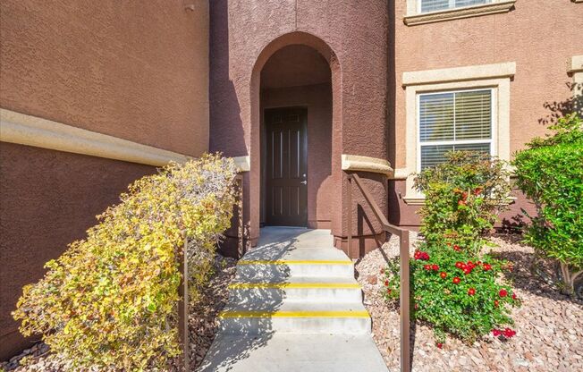 3975 N. Hualapai Way #281 - Fully Furnished 3 bed condo