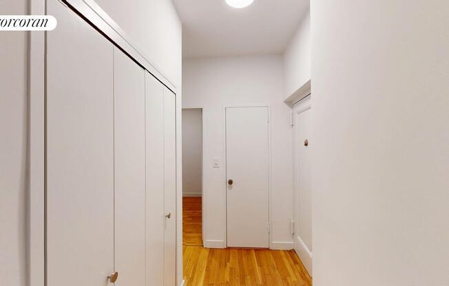1 bed, 1 bath, $4,100, Unit 3E