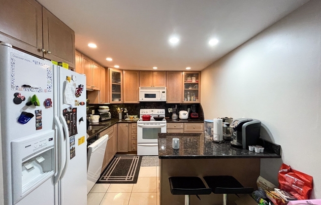 3 beds, 2 baths, 1,725 sqft, $4,100, Unit 802