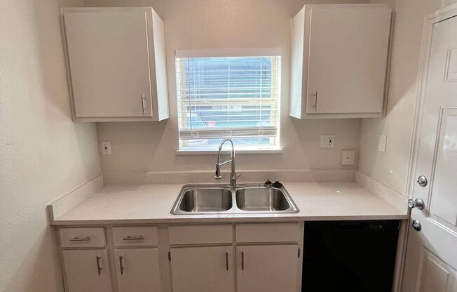 Studio, 1 bath, 600 sqft, $1,299, Unit 1522-02